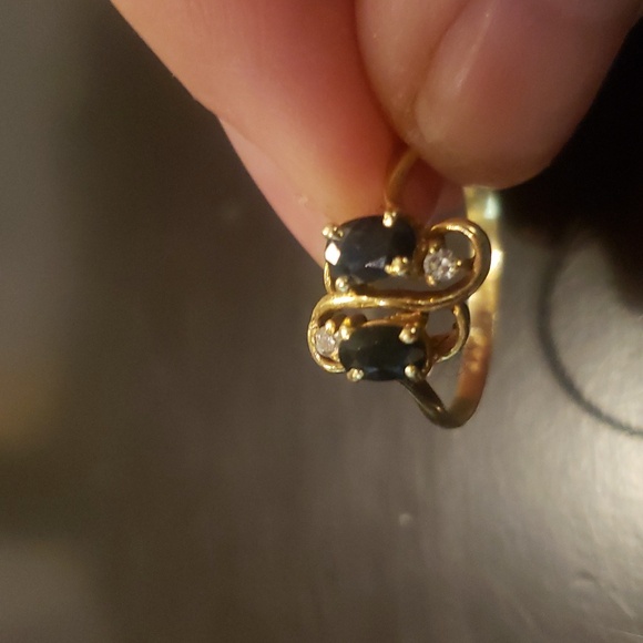Dainty 14kt Gold Ring - Picture 3 of 6